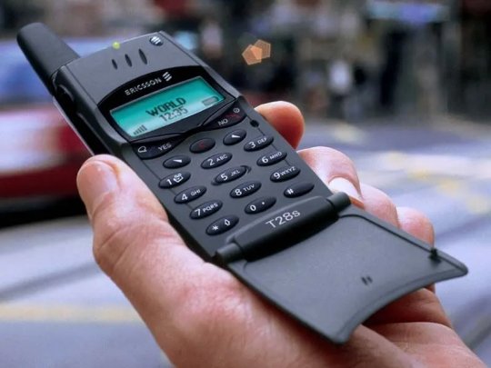 Le mythique Ericsson T28s. Pas un téléphone. Une signature.