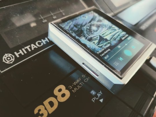L'Hitachi 3D8 avec le Hidizs AP80 PRO-X, c'est LE combo qui envoie du lourd sans concession.